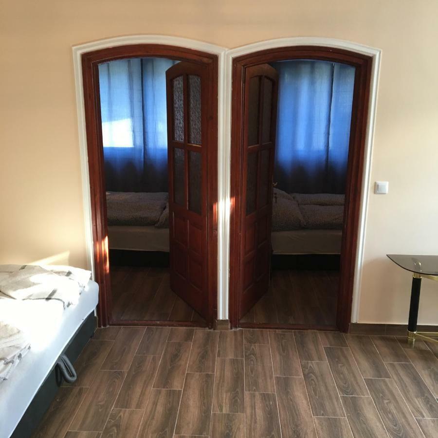 Stella Apartman Debrecen Eksteriør bilde